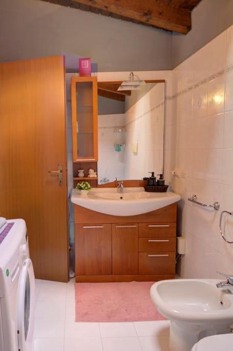 Casa Vacanza Angolo Della Corte Apartment Como Luaran gambar